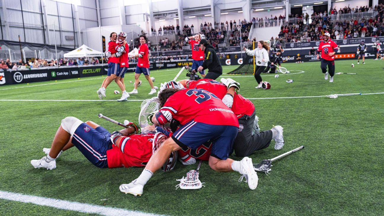 他在面對門 他在面對門